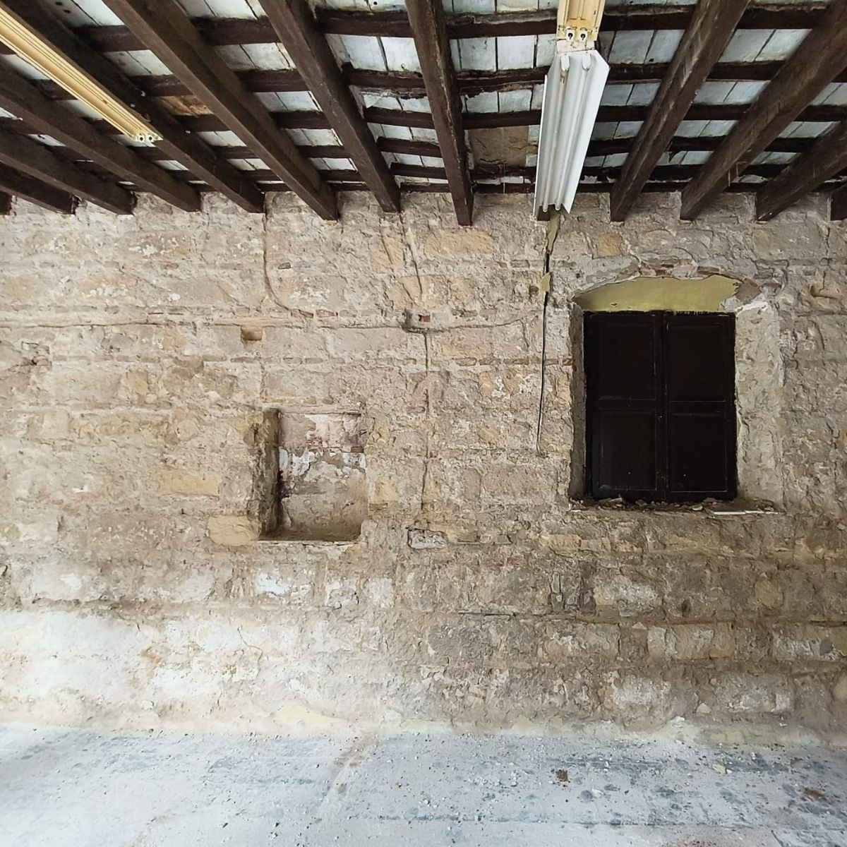 rehabilitación bodega en hotel - piedra