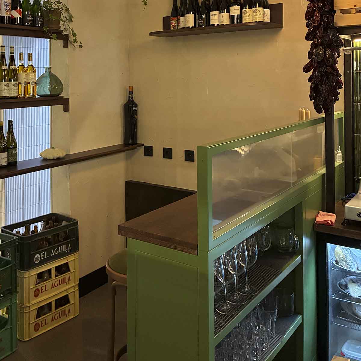Diseño de mobiliario a medida para reforma integral en restaurante Papla