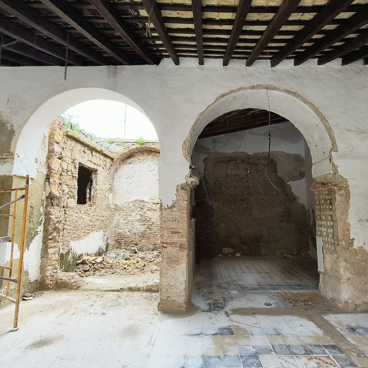 restauración arcos antigua bodega de vino
