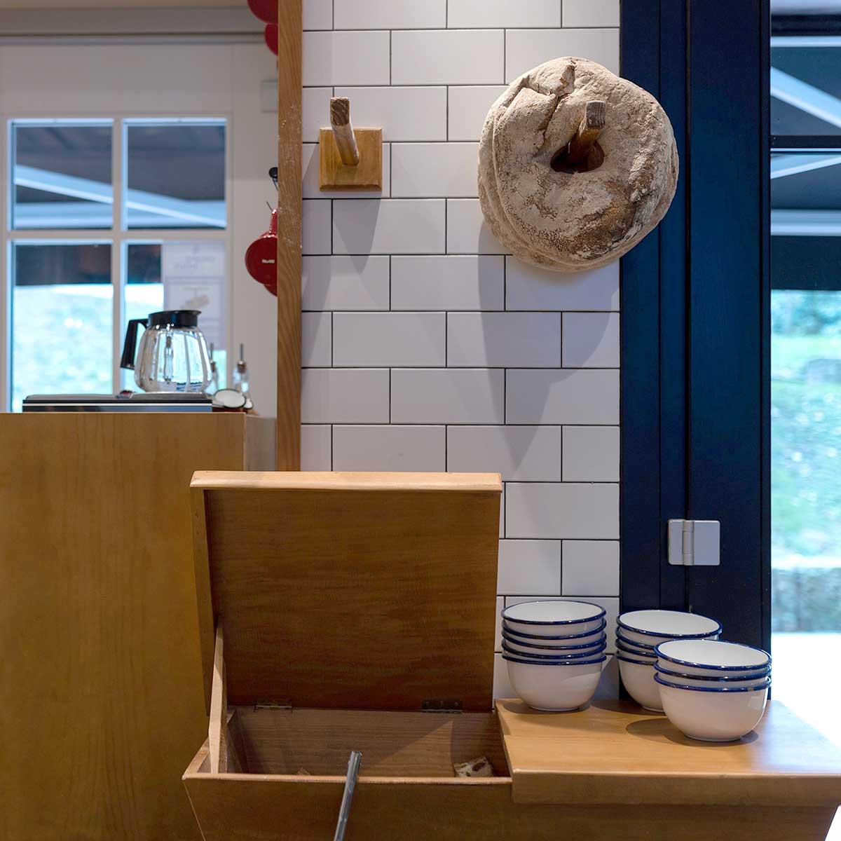detalles materiales y acabado taberna da tabacalera reforma integral cocina restaurante